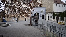 Kontrolní stanovi�t� na Pra�ském hrad�.