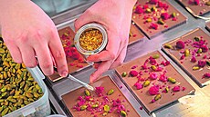 Krom� toho, �e se kakao, tudí� i �okoláda �adí k afrodiziak�m, prospívá...