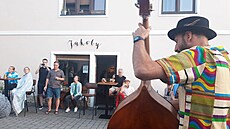 Kavárna Jakoby se za p�t let stala neoficiálním centrem alternativní kultury v...