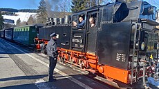 K saské pyramid� je mo�né dojet i vlakem úzkokolejky.