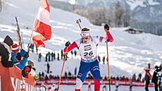 Joná� Mare�ek b�hem stíhacího závodu  v Hochfilzenu.