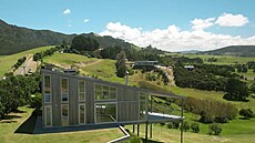 Studio Spacecraft Architects je autorem domu The Dart ve Whan garei Meads z...