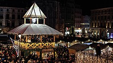 Olomoucké váno�ní trhy si lze letos prohlédnout také ze dvou vyhlídek (snímek...