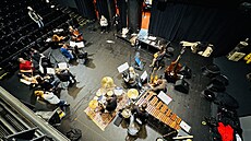 První velká hudební zkou�ka na inscenaci o Zuzan� Navarové. Ve studiu Beseda...