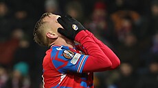 Plzeský útoník Matj Vydra lituje nevyuité ance v zápase s Manchesterem...