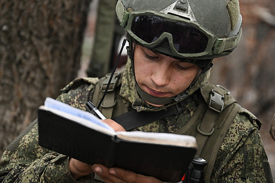 Ruský voják na front v okolí ukrajinského Pokrovsku (16. prosince 2024)