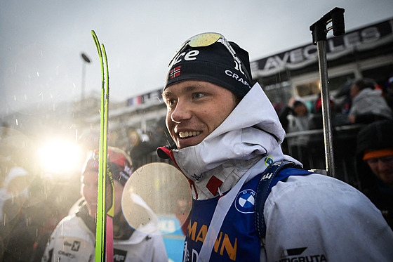 Martin Uldal na medailovém ceremoniálu jako vít�z sprintu v Le Grand Bornand.