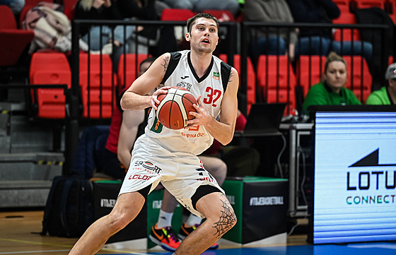 J. T. Shumate v nymburském dresu