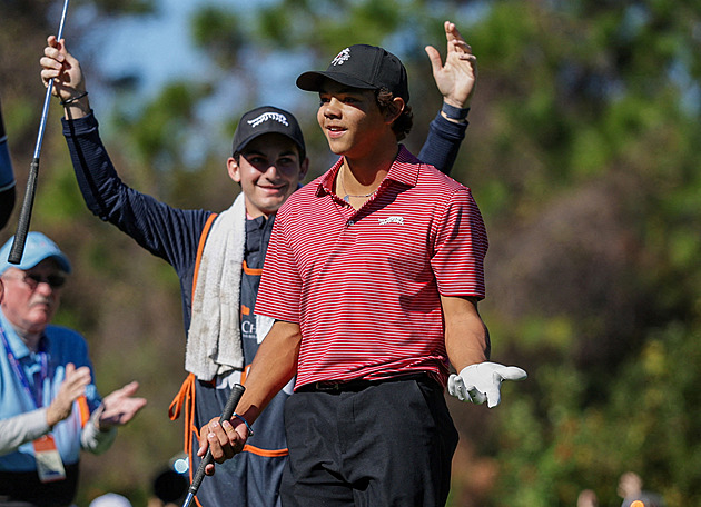 Jaký Tiger, takový syn. Mladý Woods přijal pozvánku a porazil juniorskou elitu