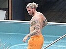 N�mecký fotbalista Loris Karius ukázal tetování, které je normáln� na h�i�ti...