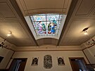 Interi�r z�mku Korozluky. P�ed lety tu m�sto okna byla jen plachta. (prosinec...