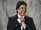 Tom Cruise obdr�el nejvy��í civilní ocen�ní amerického námo�nictva. (Surrey,...
