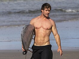 chris hemsworth