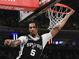 Stephon Castle ze San Antonio Spurs zasmeoval ve vánoním zápase proti New...
