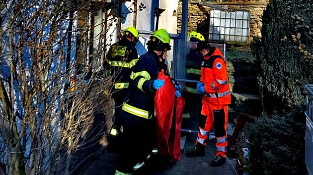 V Rud se utrhl venkovn vtah pro imobiln. Pasarku zachraovali mstn hasii.
