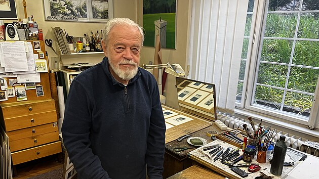 Karlovarsk� mal�� Eduard Milka je ve sv�m ateli�ru prakticky ka�d� den.