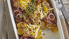 Zapeené kotlety ve smetanovo-hoiné omáce