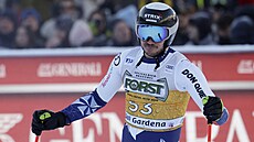 Jan Zabyst�an v cíli sjezdu ve Val Garden�.