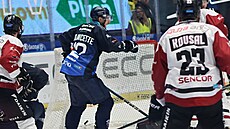 Plze�ský úto�ník Christophe Lalancette slaví branku, kterou vst�elil jeho...