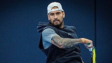 Nick Kyrgios trénuje p�ed turnajem v Brisbane.