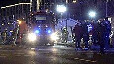 �idi� na váno�ním trhu v n�meckém Magdeburku najel ve�er do davu. (20. prosince...