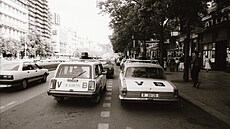 Václavské nám�stí ve 20. století. Rok 1988. Sraz chlapc� z páté bé