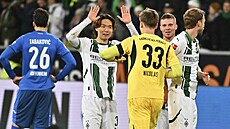 Radost fotbalist� Mönchengladbachu po vít�zství v bundesligovém utkání na...