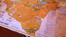 P�i kufrování ú�astníci hledají dle mapy kontrolní stanovi�t�, kde obvykle...