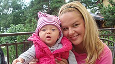 Lucie �á�ková s dcerou Ellou, která byla takté� p�ed�asn� narozeným miminkem.