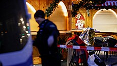 Ulice na trhu v Magdeburku, do které se vítil mu v aut. (21. prosince 2024)