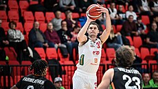 J. T. Shumate z Nymburka stílí na jindichohradecký ko.