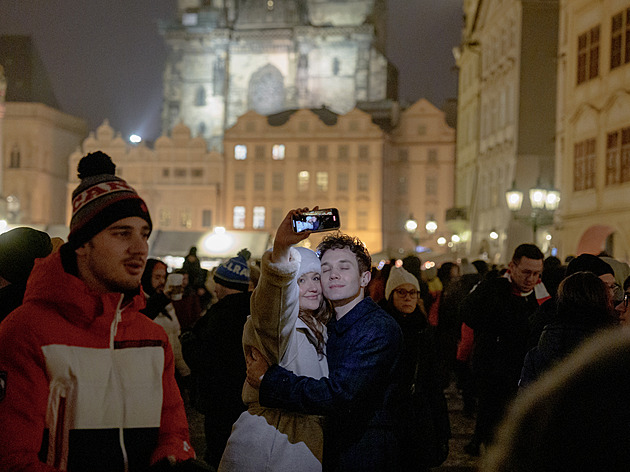 Na bezpečnost na silvestra dohlédnou tisíce policistů, i s dlouhými zbraněmi