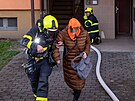 P�t jednotek hasi�� zasahovalo u po��ru panel�kov�ho bytu ve Fr�dku-M�stku. Osm...