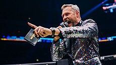 Ondej Novotný si moderování posledního turnaje Oktagonu v roce 2024 náramn...