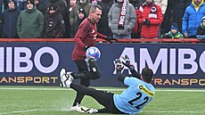 Silvestrovské derby: Tomá íek ze Sparty má proti Slavii anci skórovat.