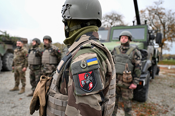 Ukrajinská 155. mechanizovaná brigáda bhem výcviku v Mourmelon-le-Grand (14....