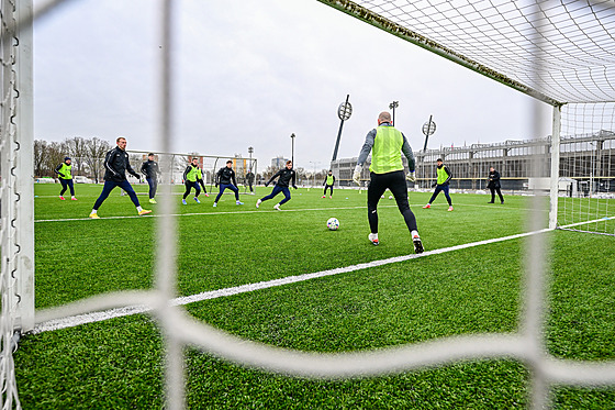 První trénink fotbalist� Hradce Králové v rámci zimní p�ípravy.