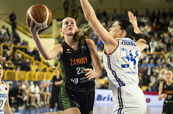 Emma echová ze abin Brno bhem zápasu Euroligy se Salamankou.