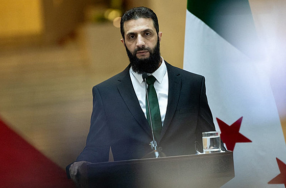 Lídr Tahrír a-ám a souasný faktický vládce Sýrie Ahmad ara (22. prosince...