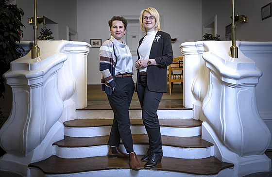 Poslankyn� Martina Ochodnická z TOP 09 a Marie  Jílková z KDU-�SL