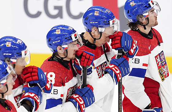 Zklamaní �e�tí junio�i po semifinálové porá�ce s USA.