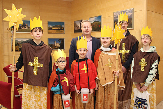 Hejtman Richard Brabec s koledníky