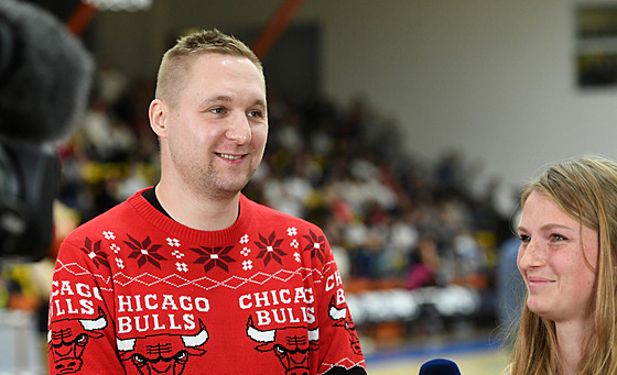 imon Sedlaík, sportovní editel Kooperativa NBL, bhem televizního rozhovoru