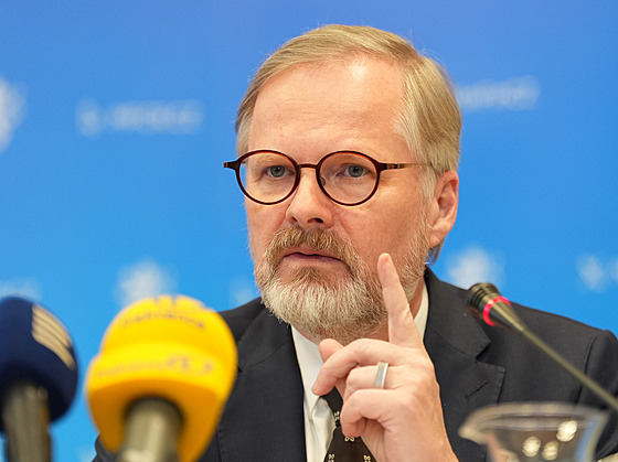 P�edseda vlády Petr Fiala na tiskové konferenci ke zve�ejn�ní zprávy ohledn�...