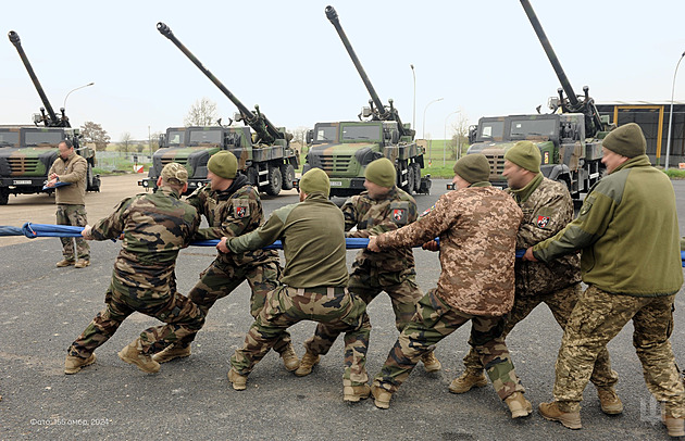 Na Ukrajině vzplál odpor proti drsné mobilizaci, množí se útoky na verbíře