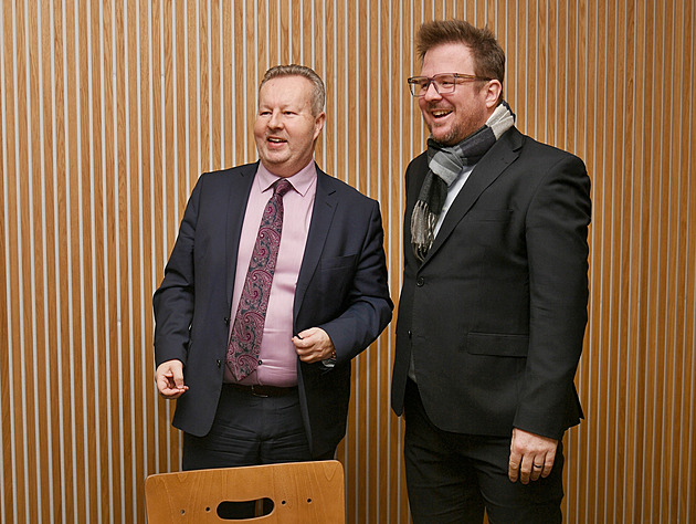 Hejtman Ústeckého kraje Richard Brabec (vlevo) a Daniel Kritof, generální...