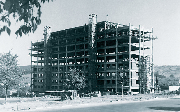 Jeden z tzv. Morysových dom, první vysokopodlaní bytová výstavba ve Zlín...