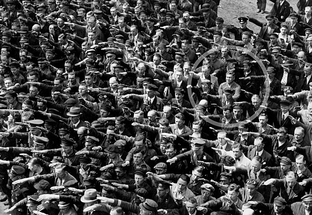 Přijel Hitler, on jako jediný nehajloval. Nacisté vzpurnému dělníkovi zničili život