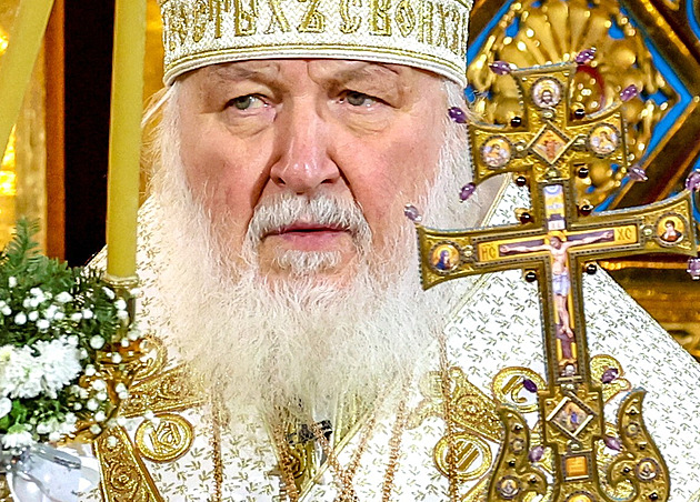 Chcete pohřeb? Modlitbu? Dejte víc! Ruská pravoslavná církev kasíruje věřící