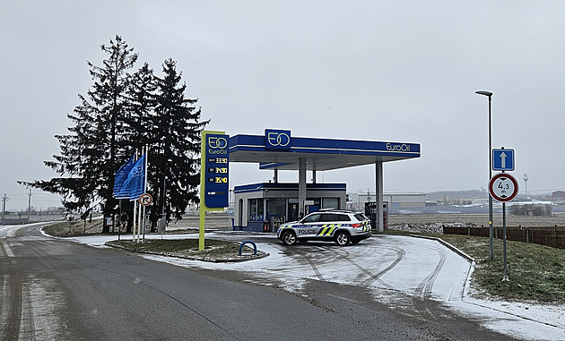 Neznámí pachatelé p�epadli �erpací stanici v Mohelnu na T�ebí�sku.